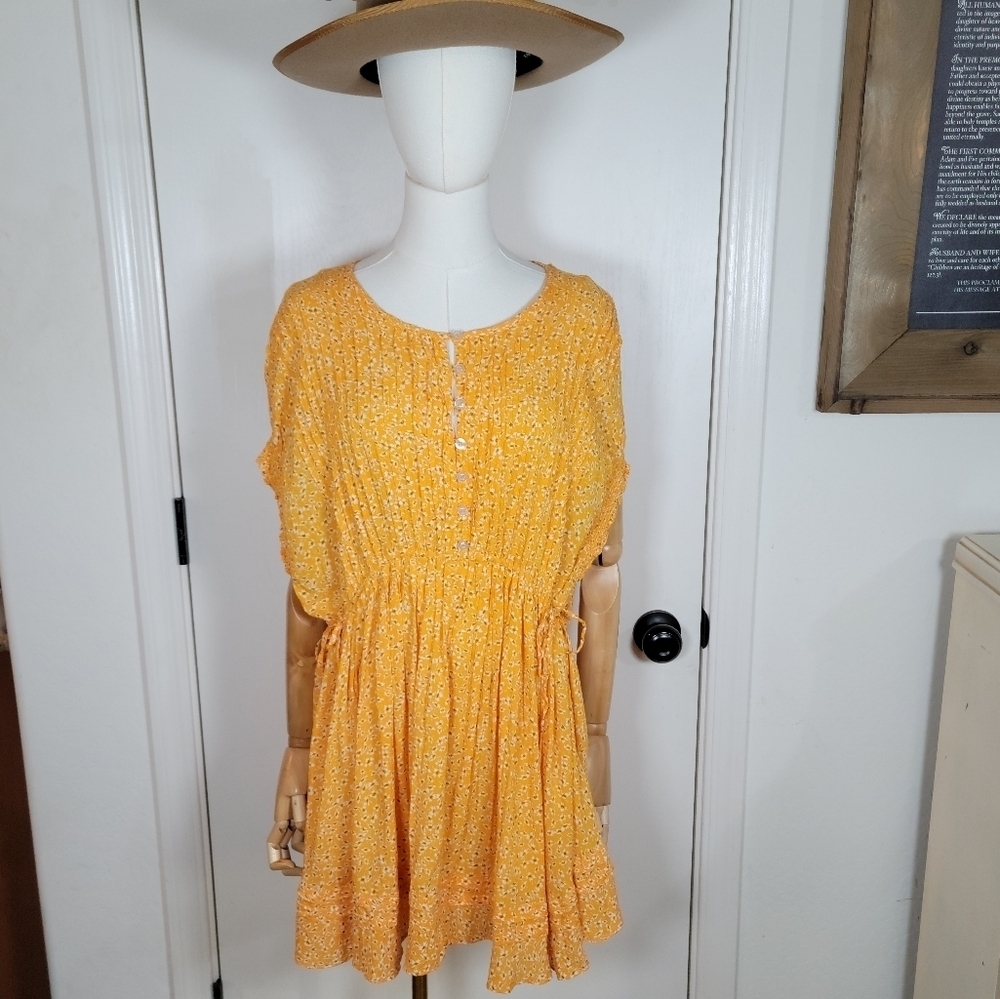 Free People Yellow Oversized Button-Up Ditsy Spring Floral Dress Size Small